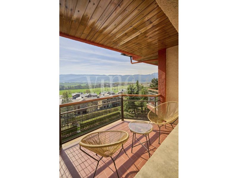 Foto 17f7e5e0-82a4-491c-a3d6-5c31428e0f19. Apartament amb calefacció aparcament piscina a Puigcerdà