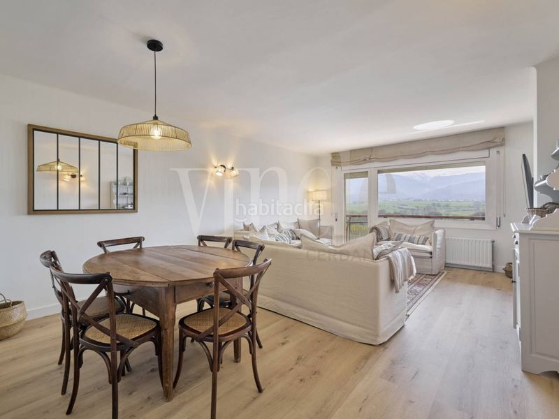 Foto 41a344dd-acfe-4768-a397-3202e0902f3c. Apartament amb calefacció aparcament piscina a Puigcerdà