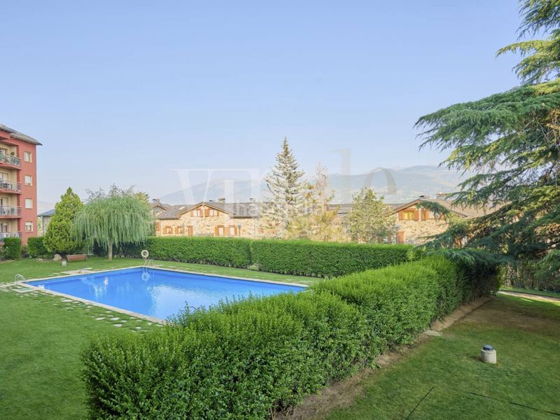 Foto 44bae75e-ca81-44eb-acd2-9d993a0f4dc4. Apartament amb calefacció aparcament piscina a Puigcerdà