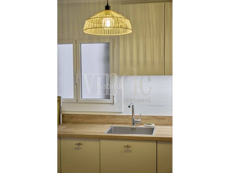Foto 5df40de2-0015-40df-929a-171449deeacd. Apartament amb calefacció aparcament piscina a Puigcerdà