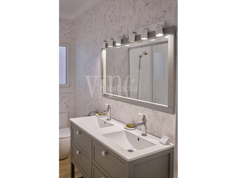 Foto 90e79507-3f34-4301-b8d6-f1b3397b8e30. Apartament amb calefacció aparcament piscina a Puigcerdà