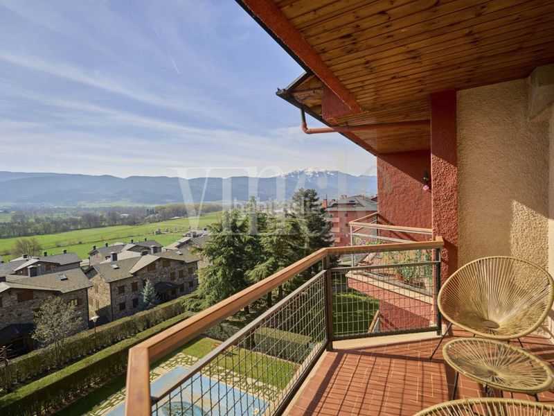 Foto f575657c-d8aa-4f9e-8157-4d8dd4a6dc57. Apartament amb calefacció aparcament piscina a Puigcerdà