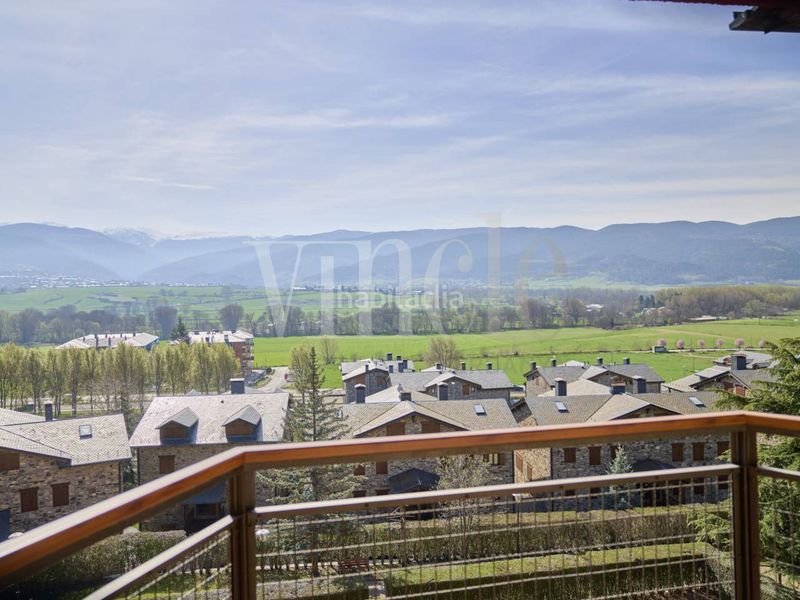 Foto f9b76a99-9ec2-4376-b4a3-55ddc2387d17. Apartament amb calefacció aparcament piscina a Puigcerdà