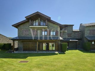 Casa adossada  Urbanizacion serrat del pla de tomet. Casa adosada en venta en bellver de cerdanya