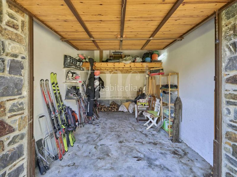 Foto 1ba9cccc-7f04-4da3-9ca9-e2ae7fa5f20b. Casa adossada amb calefacció aparcament a Puigcerdà