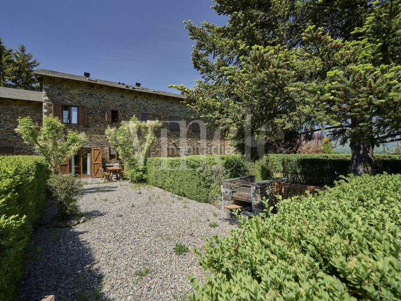Foto 48ef4679-4bb0-443f-a254-17525d04b2ed. Casa adossada amb calefacció aparcament a Puigcerdà