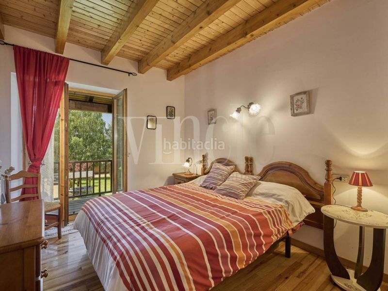 Foto 4a1d9335-b926-4933-a1f2-f9c5ded8ee4e. Casa adossada amb calefacció aparcament a Puigcerdà