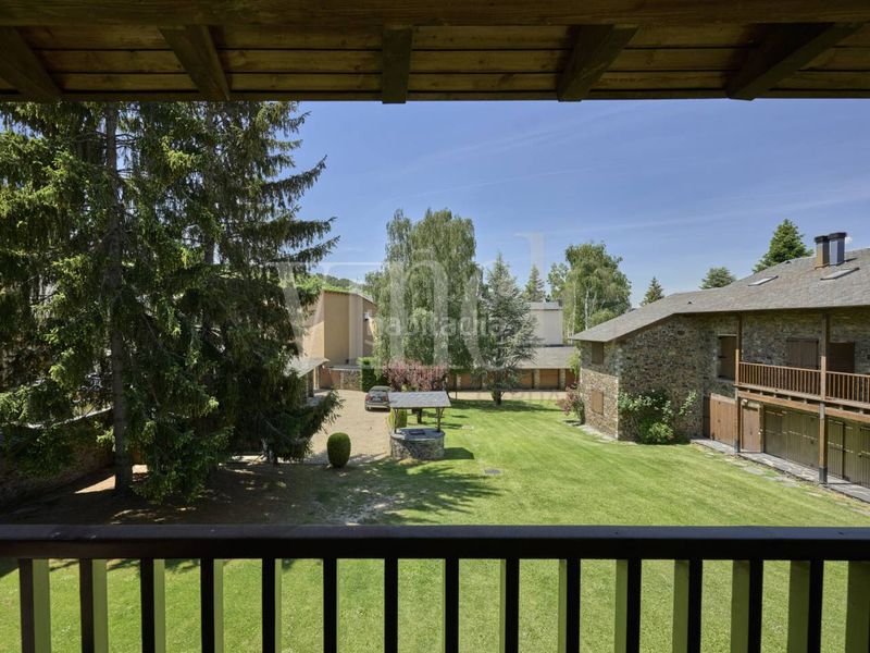 Foto 69c43886-5549-4482-b088-69bc645c1d90. Casa adossada amb calefacció aparcament a Puigcerdà