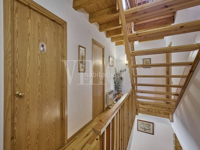 Foto 801d6afb-8253-409d-81f9-ed34f4984ff8. Casa adossada amb calefacció aparcament a Puigcerdà