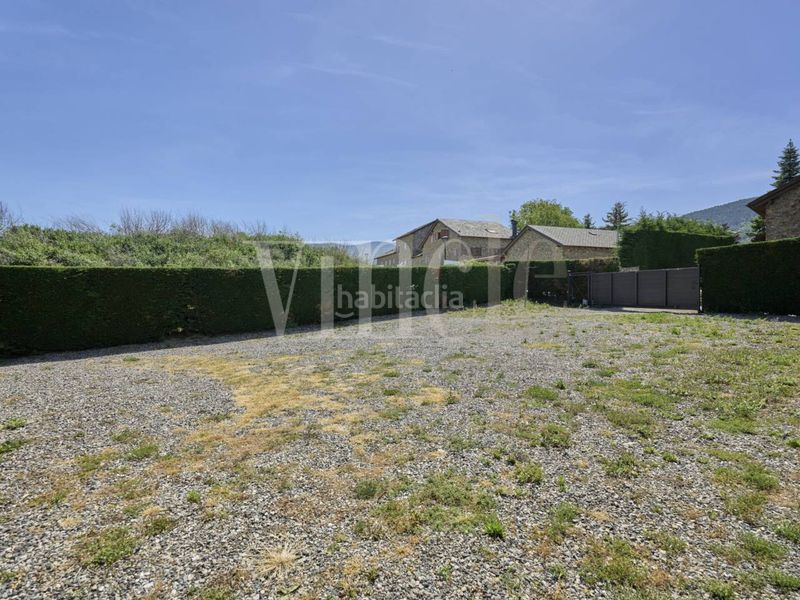 Foto a6fefb8f-e5dc-4c8f-a49c-c0f11d7ff506. Casa adossada amb calefacció aparcament a Puigcerdà