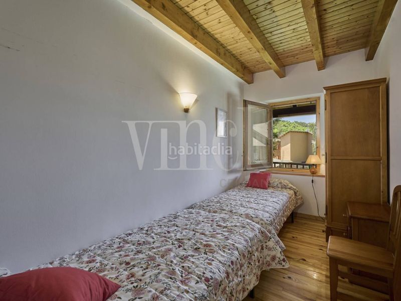 Foto d71ef881-d979-4202-9a45-5d24b054fcc2. Casa adossada amb calefacció aparcament a Puigcerdà