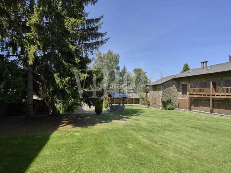 Foto fdd3a17d-e231-4407-9648-4bad4188f491. Casa adossada amb calefacció aparcament a Puigcerdà