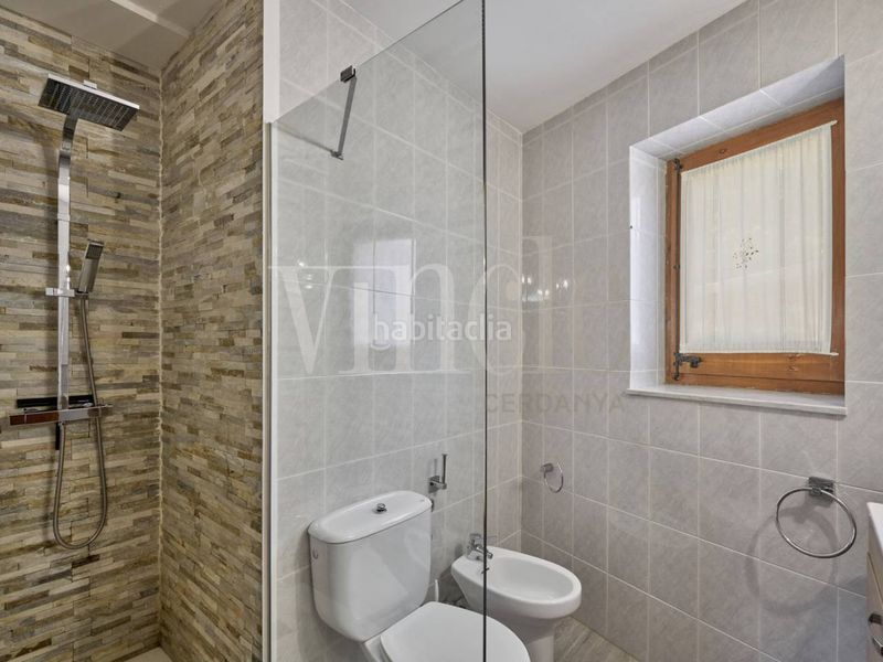 Foto 4d58faf3-f702-43c9-b4b2-71f1bf5f8b0e. Casa adossada amb aparcament a Urús