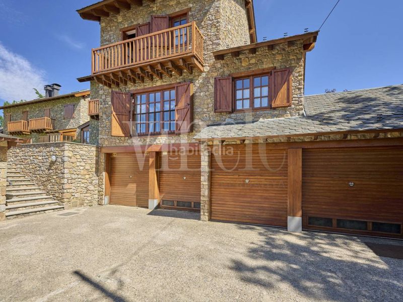 Foto e1528cfe-ebec-47d0-a856-f1bf8f83890a. Casa adossada amb aparcament a Urús