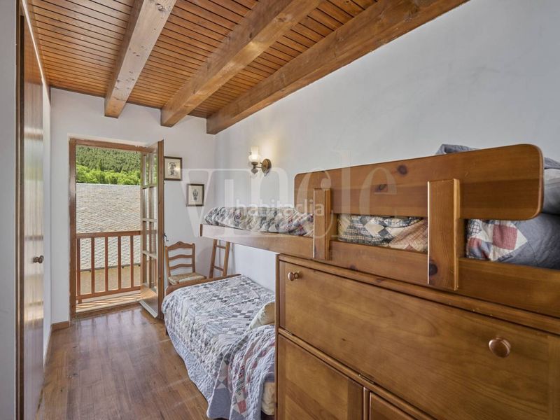 Foto e7f2b6bf-746e-4933-a5d8-9ddee7c672ab. Casa adossada amb aparcament a Urús