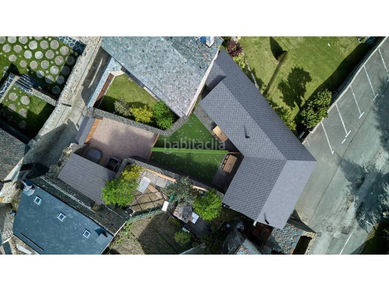 Foto f0fcb06c-0044-4850-b4b7-09c45abf0c46. Casa amb calefacció a Puigcerdà