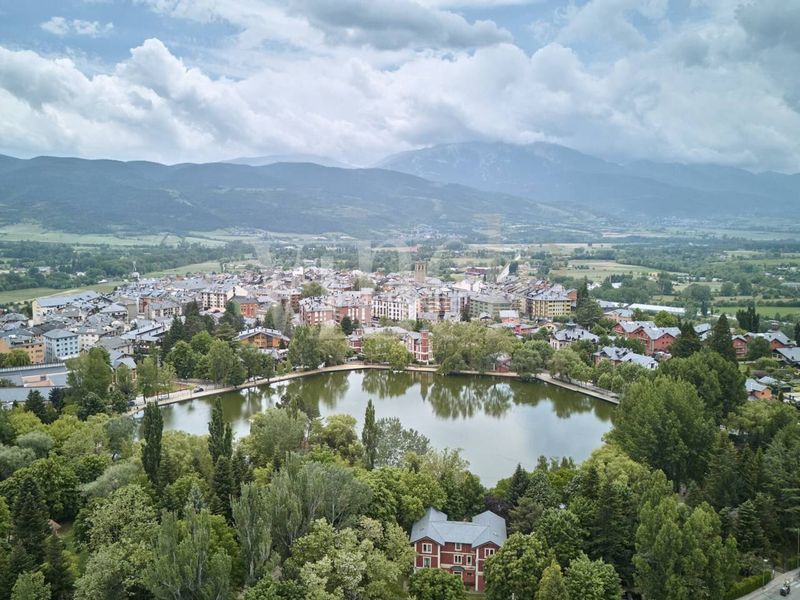 Foto 4db7d081-e962-4790-92cd-815c0745e17a. Casa amb calefacció aparcament a Puigcerdà