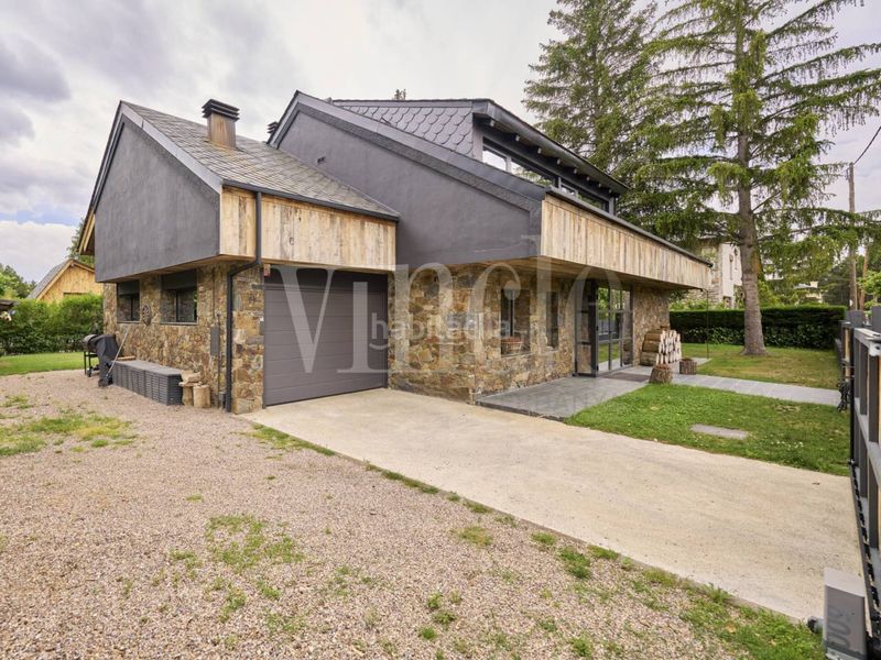 Foto 9630e059-e728-4d0c-9006-d0fbf1a642c3. Casa amb calefacció aparcament a Puigcerdà