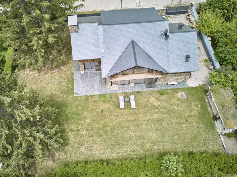 Foto c6bfa0c1-3438-4304-bd8c-0356288ca00b. Casa amb calefacció aparcament a Puigcerdà