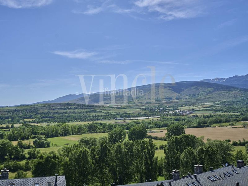 Foto 7268eb34-a599-4264-a3a4-77de6e82c274. Dúplex amb calefacció aparcament a Puigcerdà