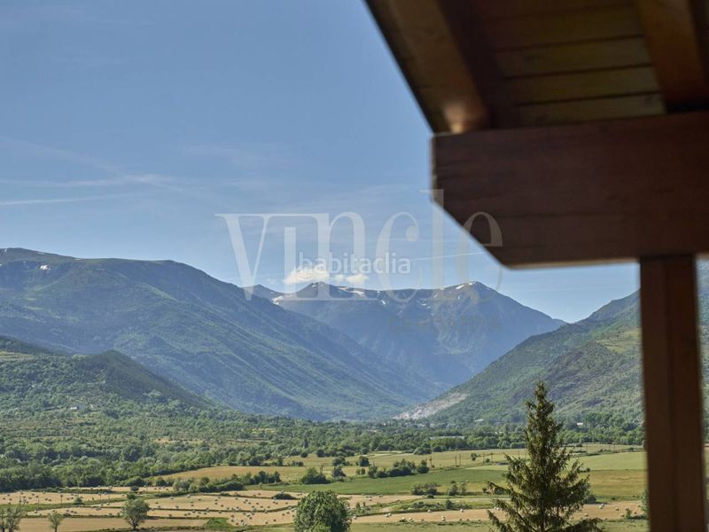 Foto c2001ae4-3c1b-40b7-b688-c3757f5091f0. Dúplex amb calefacció aparcament a Puigcerdà