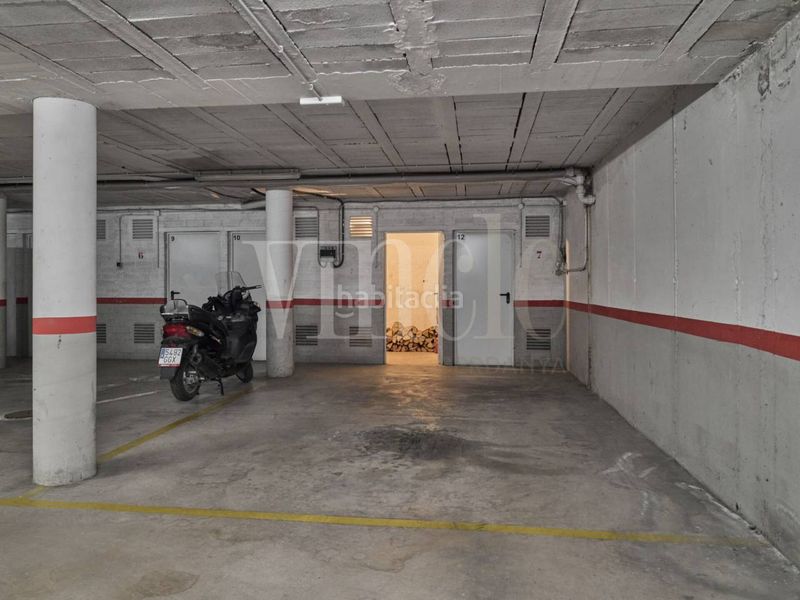 Foto ec7b26d0-a598-4361-956c-788bfa76ea42. Dúplex amb calefacció aparcament a Puigcerdà