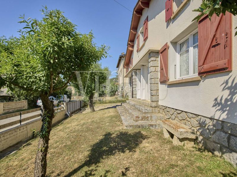 Foto e32e31fa-8a8c-4c57-b7c2-e14c7e87ee2b. Casa amb calefacció aparcament a Estavar