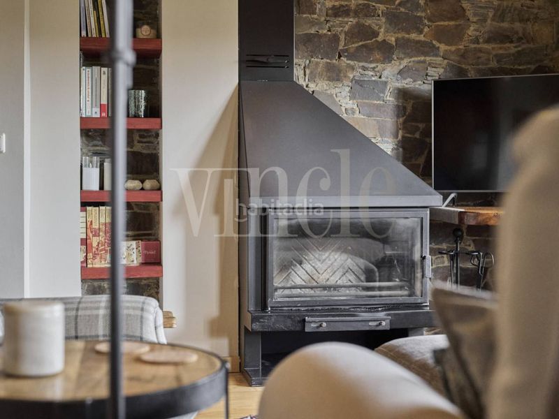 Foto f1171142-6c0c-4310-9db1-dae0d587a17e. Dúplex amb calefacció aparcament a Ur