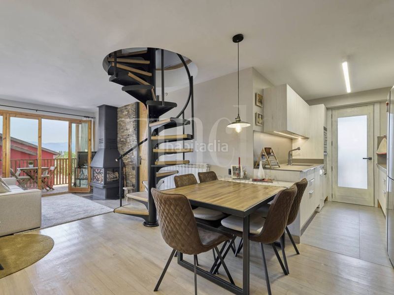 Foto 0438af6b-0e5d-4544-8872-eb5265a16fd3. Dúplex  en venta en Puigcerdà