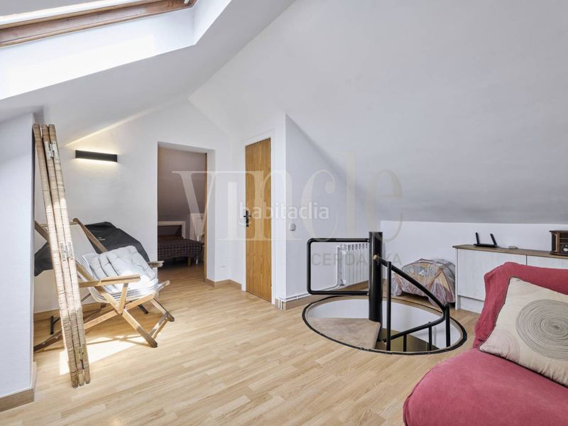 Foto 3ef835a4-5035-4c86-a846-bd9c7975a740. Dúplex  en venta en Puigcerdà