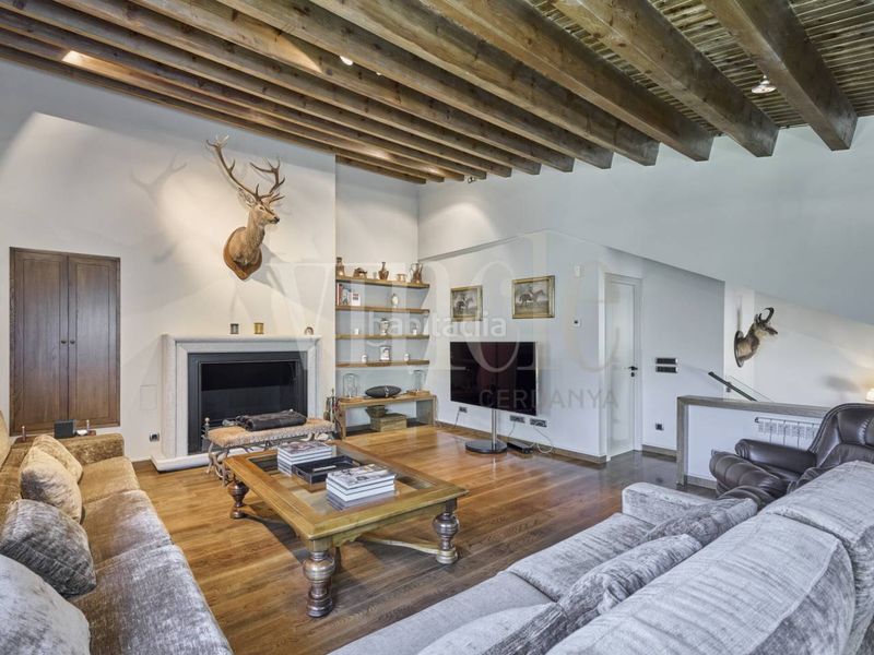 Foto 0dfabcaa-9875-4d1c-8cf3-289f21efefd8. Casa amb calefacció aparcament a Alp