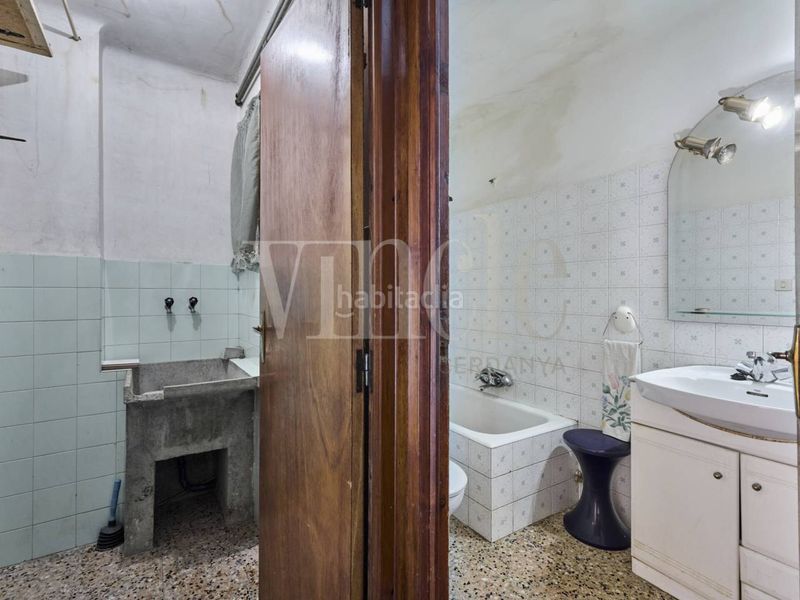 Foto 25e3fff8-80b5-4d0e-8c08-27f63d615120. Apartament amb calefacció a Puigcerdà