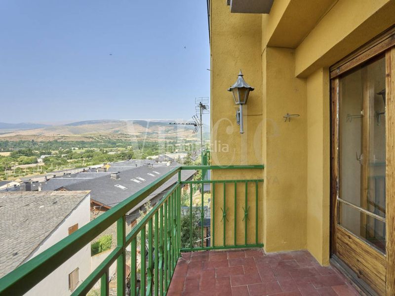 Foto 3913b394-f530-4028-8a0f-873a1eb97545. Apartament amb calefacció a Puigcerdà