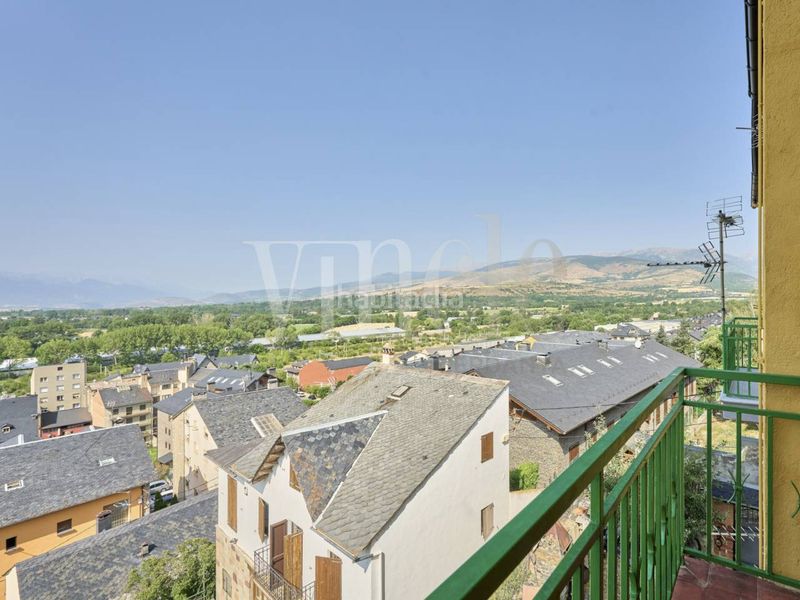 Foto 4e6e8d5e-de80-42b5-9fcd-f0d16e334db9. Apartament amb calefacció a Puigcerdà