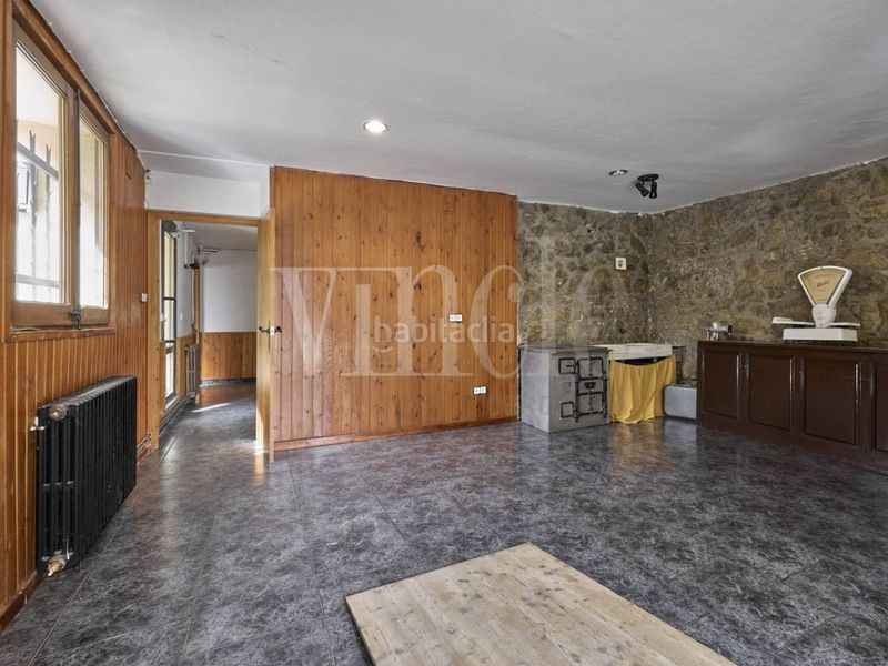 Foto 4a462376-9ddf-4136-810d-51dd7fb0db35. Edificio in Lles de Cerdanya