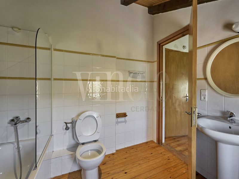 Foto f856b358-e953-4cb2-a185-8c5be08c0f7e. Edificio in Lles de Cerdanya