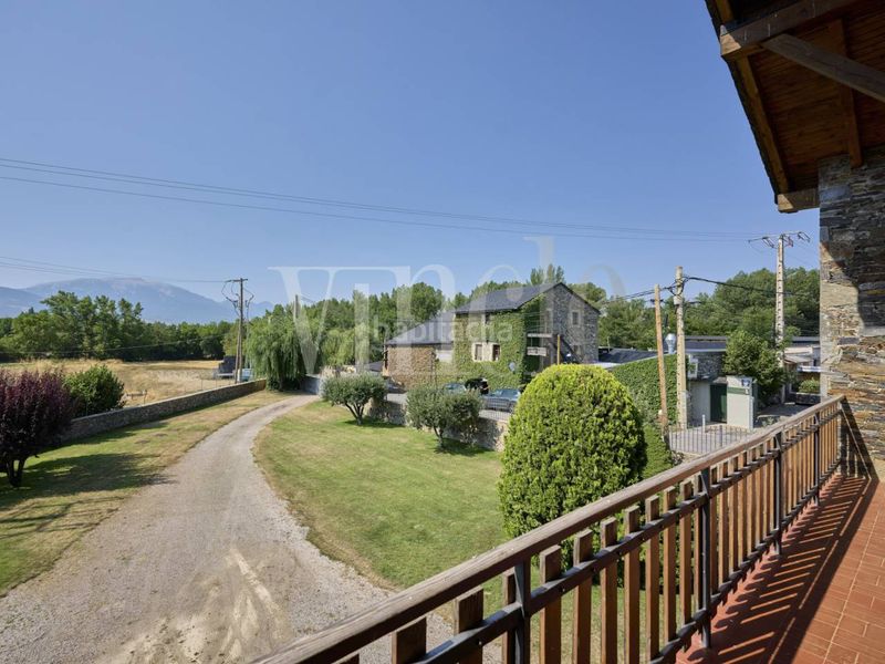 Foto 1f1ed9b5-1ce3-4544-87ec-05859ea9a893. Casa amb calefacció aparcament a Puigcerdà