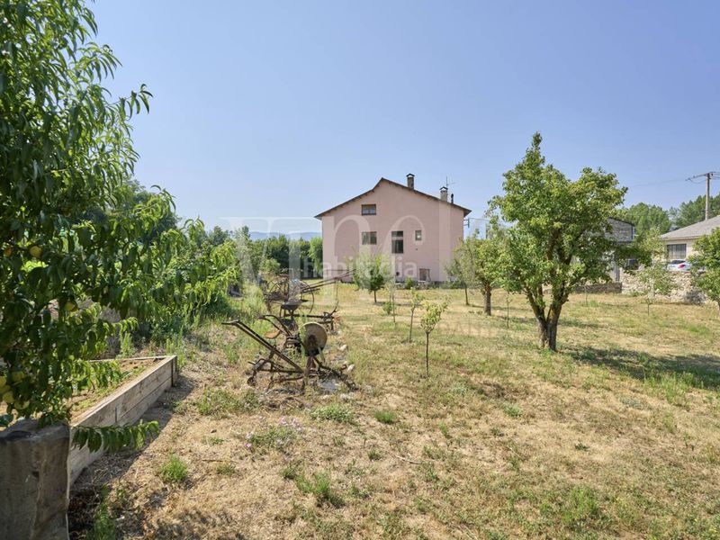 Foto 3f586a92-a482-4988-8a6d-03a821c67f4f. Casa amb calefacció aparcament a Puigcerdà