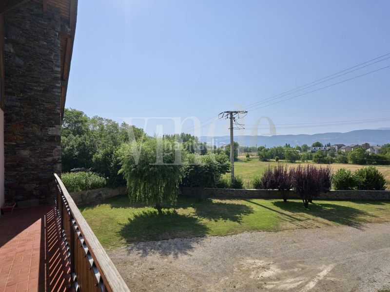 Foto a09507d8-8e7f-4ec9-a4b2-cb022b54741d. Casa amb calefacció aparcament a Puigcerdà