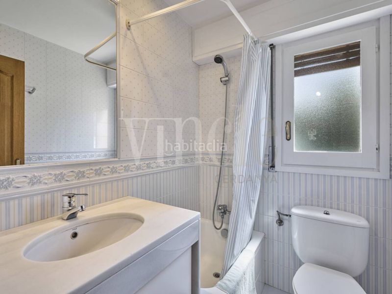 Foto d8b738fe-c943-4186-a80b-85e4df26bb63. Casa amb calefacció aparcament a Puigcerdà