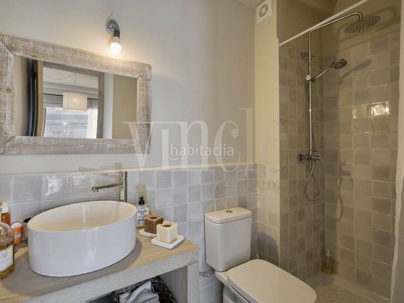 Foto f219aaae-cfae-4cf5-bd65-042fb1bd886d. Casa adossada amb calefacció aparcament a Llívia