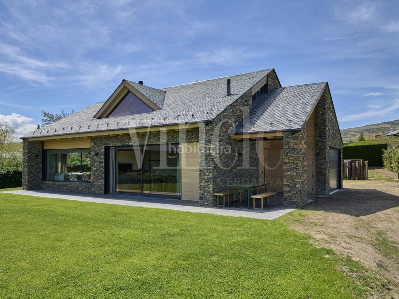 Foto 9e320b3a-cff5-415c-9b54-1cd475ce89d3. House with heating parking pool in Guils de Cerdanya