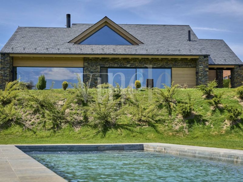 Foto fa02e0f9-059b-473f-adf1-06bced4b79d9. House with heating parking pool in Guils de Cerdanya