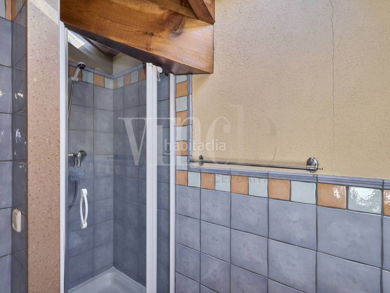 Foto d49340f1-24f6-4f3b-9427-6596b22f4594. Casa adossada amb calefacció aparcament piscina a Llívia