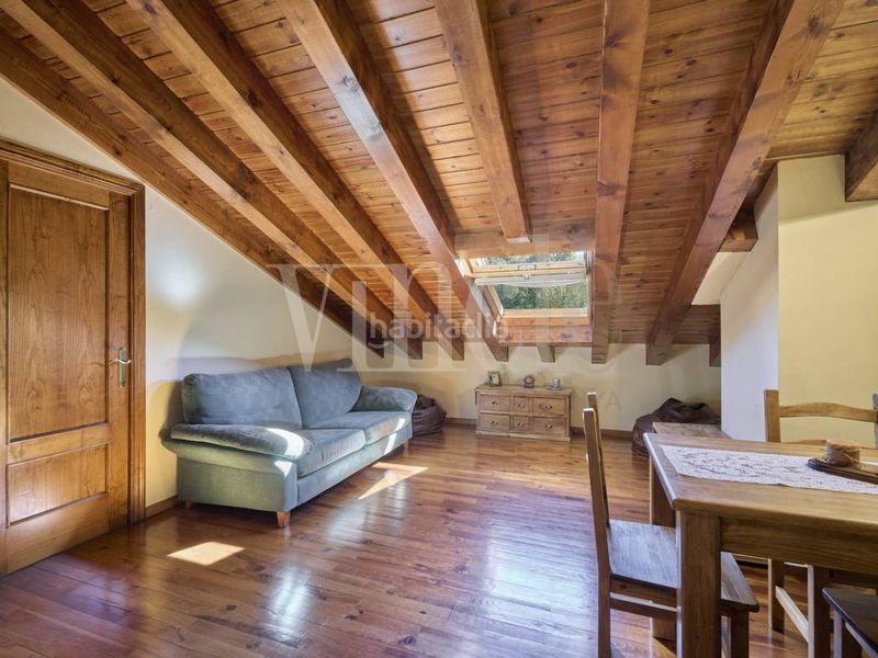Foto f35ea29e-6293-40b5-a004-bbe92412ca96. Casa adossada amb calefacció aparcament piscina a Llívia