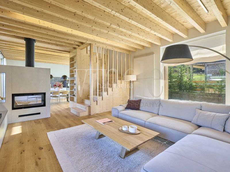 Foto 479db189-2566-4961-8e33-b02a4b0a0713. Casa amb calefacció a Das