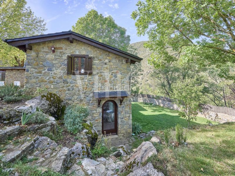 Foto 057b3677-0d87-40b3-a71a-3d9a02382602. Casa amb calefacció aparcament a Isòvol