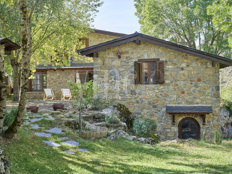 Foto b55e293f-c7a7-4c81-b6b6-aa64d0203e10. Casa amb calefacció aparcament a Isòvol
