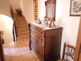 Casa adossada a Costur. Casa en venta en zona centro de costur