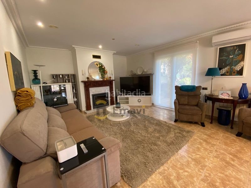 Foto 0038ddcc-1e1b-4ea0-b93b-492e9179cab1. Xalet amb xemeneia calefacció aparcament piscina a Borriol